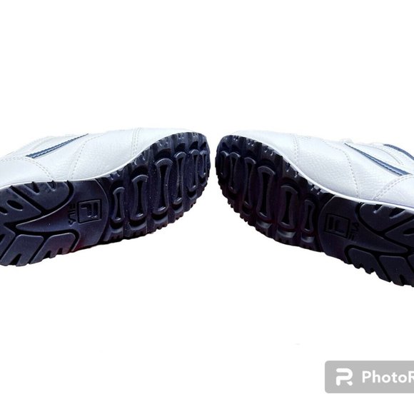 NWT FILA CLASSICO 18 RUNNING SNEAKERS KIDS/BOYS WHITE SHOES. USA 11 / EUR 28. - Picture 3 of 4